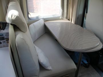 Bürstner BUT569 Nexxo T569 | Vast Bed | Kleine Camper| Elektrische Trap| Douche| Frans Bed